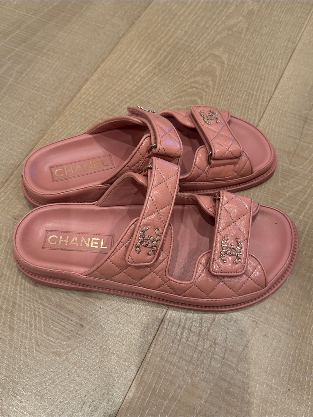 CHANEL 24P Dark PinK Lambskin DAD SLIDE sandals - Picture 2 of 4